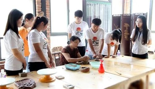 鄭州財經(jīng)學院藝術設計學院 黃河非遺研學社會實踐團，在文化傳承中收獲成長